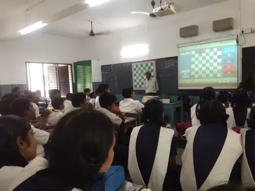 chess-strategy-discussion-students