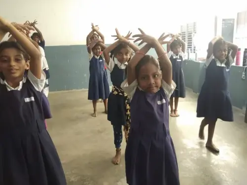 dance-rehearsal-students-gallery