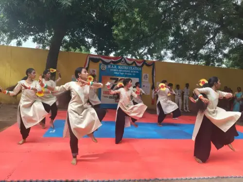 independence-day-group-dance