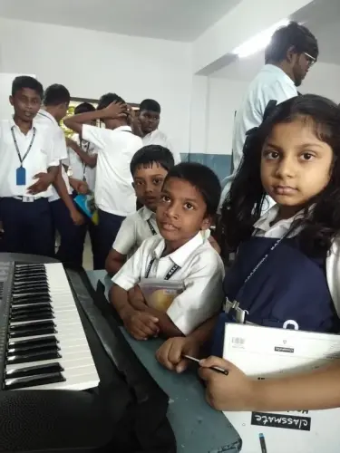 keyboard-class-in-school