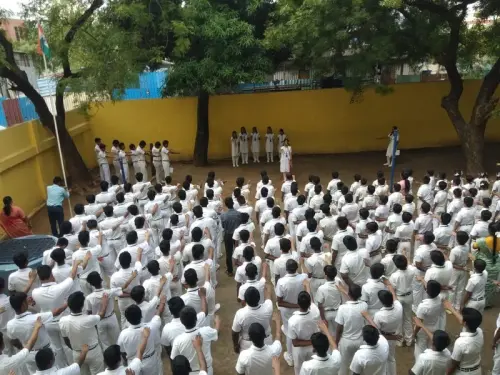 morning-assembly-pledge-by-students